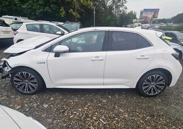 Toyota Corolla cena 35700 przebieg: 30000, rok produkcji 2020 z Wilamowice małe 254